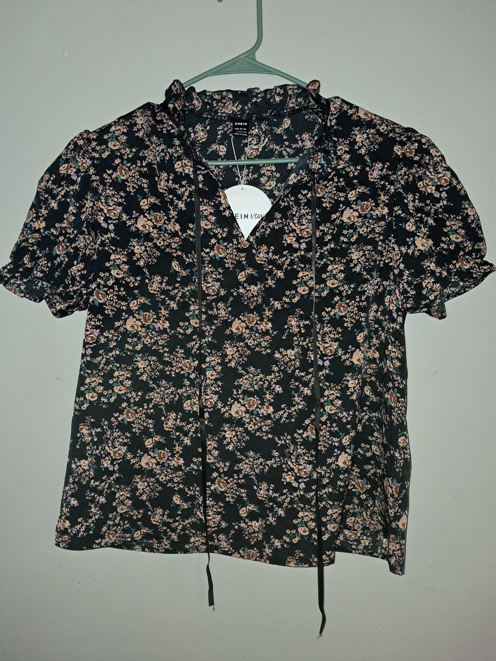 SHEIN NWT Black Floral Ruffle Tie-Neck Blouse